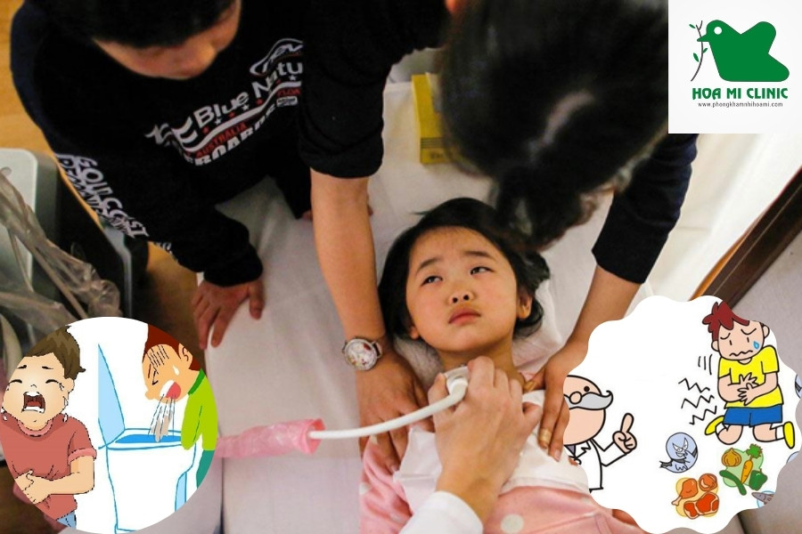 Bé bị nôn liên tục do ngộ độc thực phẩm