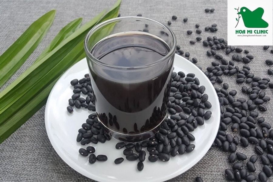 Nước đỗ đen rang tốt cho trẻ bị táo bón