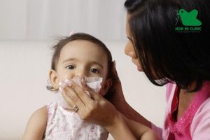 Trẻ bị cảm cúm do bị lây bệnh