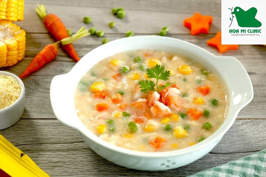 Cho trẻ bị khò khè có đờm ăn súp