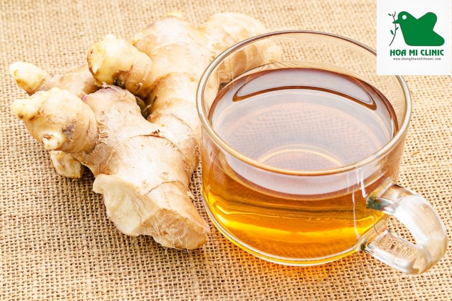 Cho trẻ uống trà gừng khi bị đau bụng lạnh
