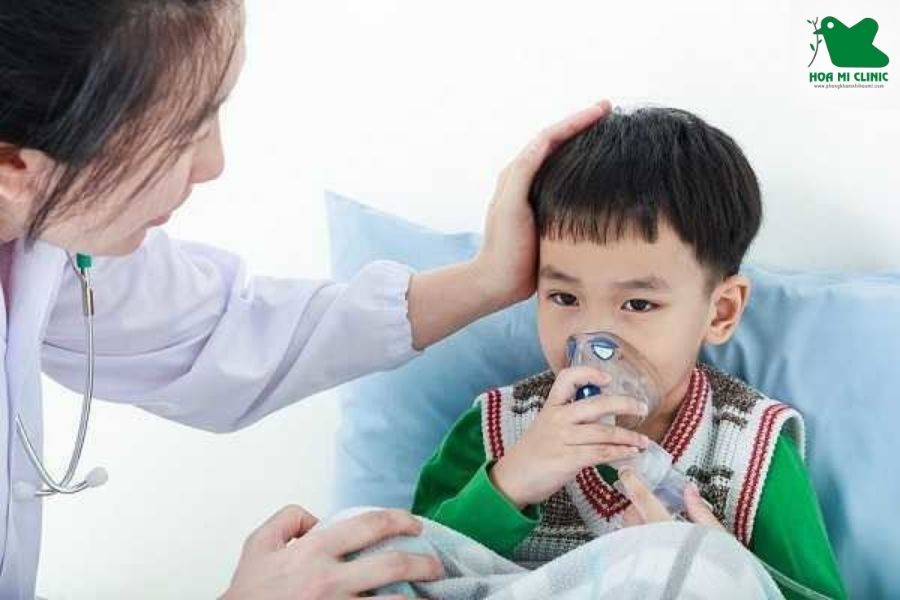 Bé 5 tháng bị ho nên đi gặp bác sĩ nếu tình trạng ho kéo dài