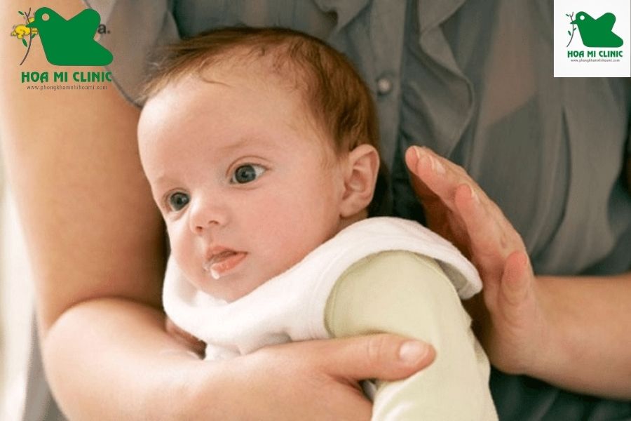 Cách xử lý cho trẻ 3 tuổi bị ho và nôn