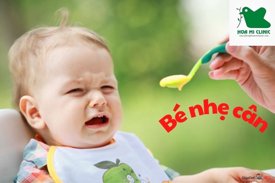 Bé nhẹ cân do ăn dặm không đúng cách