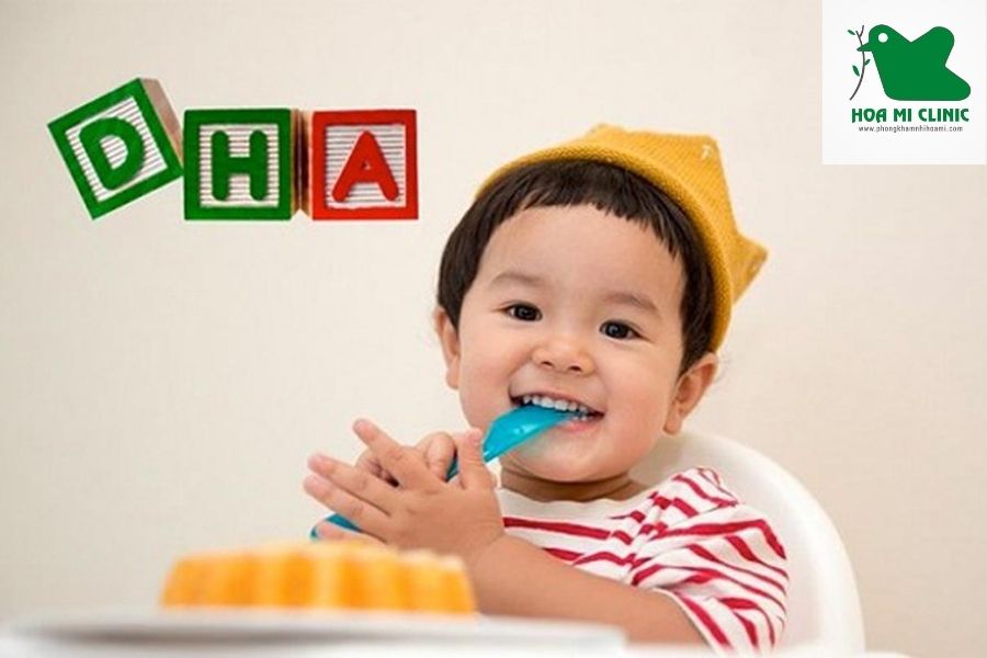 DHA uống lúc nào: Cho trẻ uống DHA sau bữa ăn