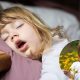 Trẻ bị nghẹt mũi khó thở khi ngủ do bệnh hen phế quản