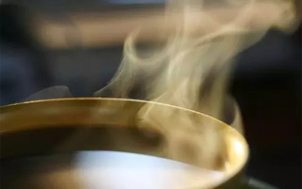 Xông hơi để chữa ngạt mũi cho trẻ sơ sinh