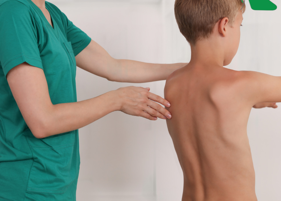 Cảnh báo tình trạng cong vẹo cột sống ở trẻ em.