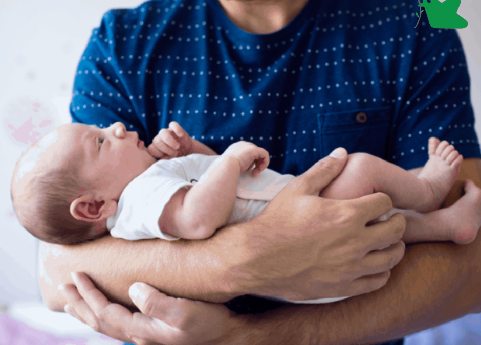 Tư thế bế trẻ đúng cách theo từng độ tuổi.