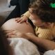 Vì sao trẻ trở nên ích kỷ khi bố mẹ có em bé?