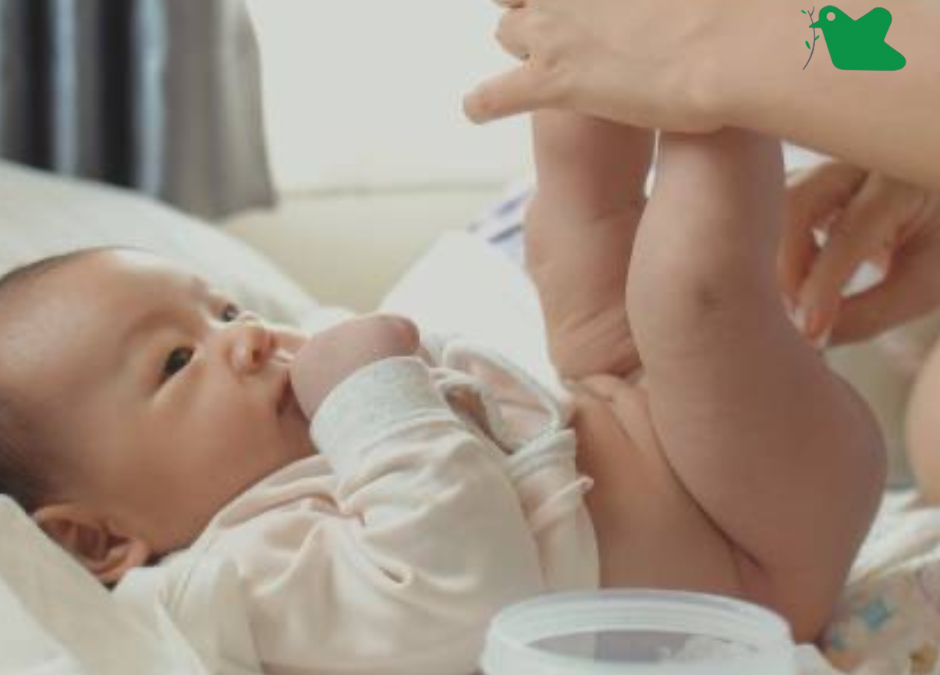 Đi ngoài phân sống ở trẻ nhỏ.