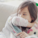 Làm gì khi trẻ gặp tình trạng ho kéo dài.