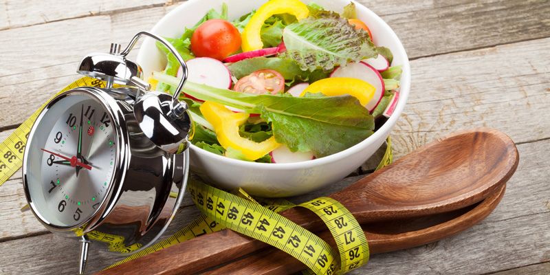 Ăn uống đúng giờ giúp trẻ tăng khả năng hấp thụ dinh dưỡng và tiêu hóa